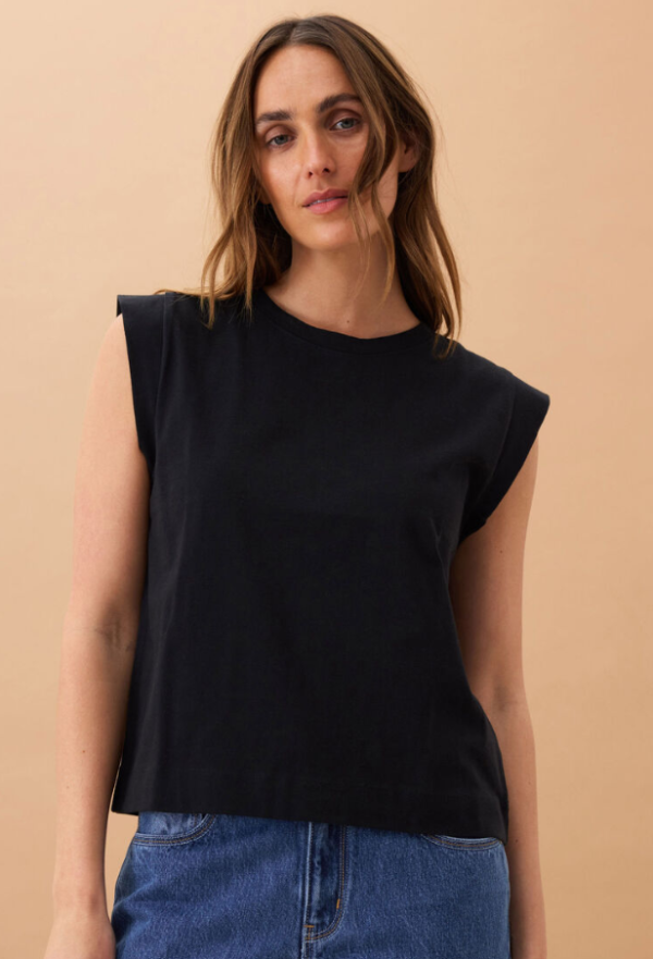 Extended Shoulder Tee Black