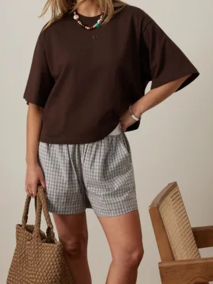 Phoebe Premium Tee Chocolate