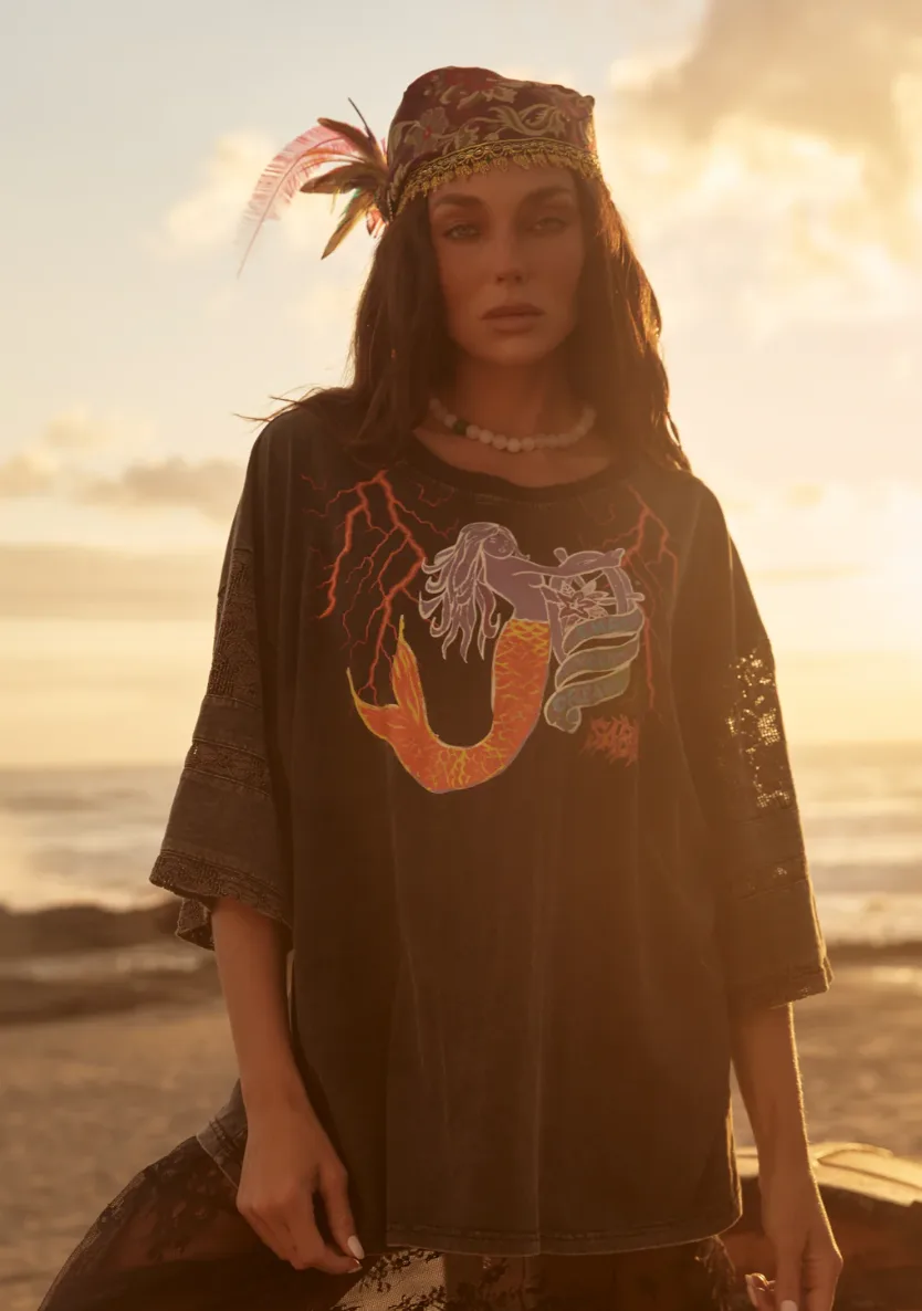 The Chase Your Dreams Lace Tee - Black