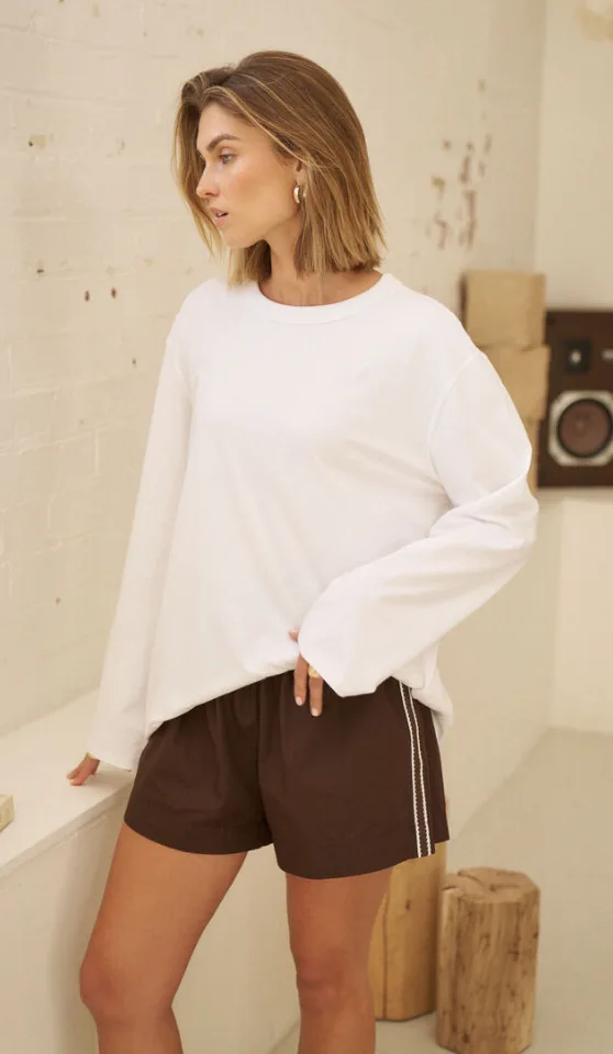 Mila Short Choclate TBC Side Stripe