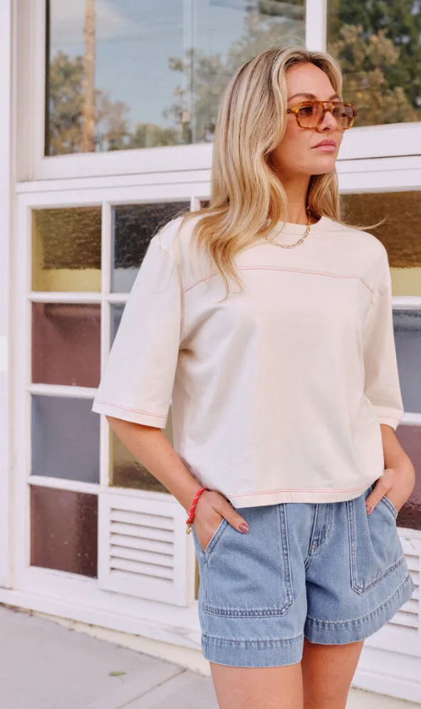 Devon Slouchy Seam Tee BuffRed Stich