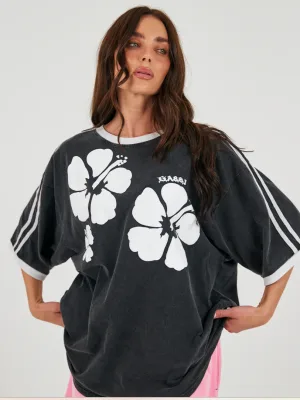 The Hibiscus Tee Washed Black